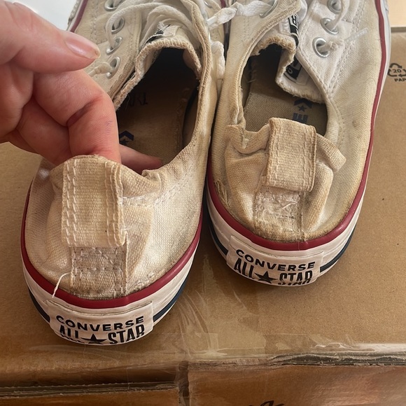 White converse - Picture 2 of 4